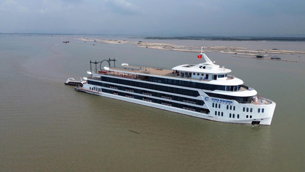 Luna Hạ Long Cruise thử chạy đường dài
